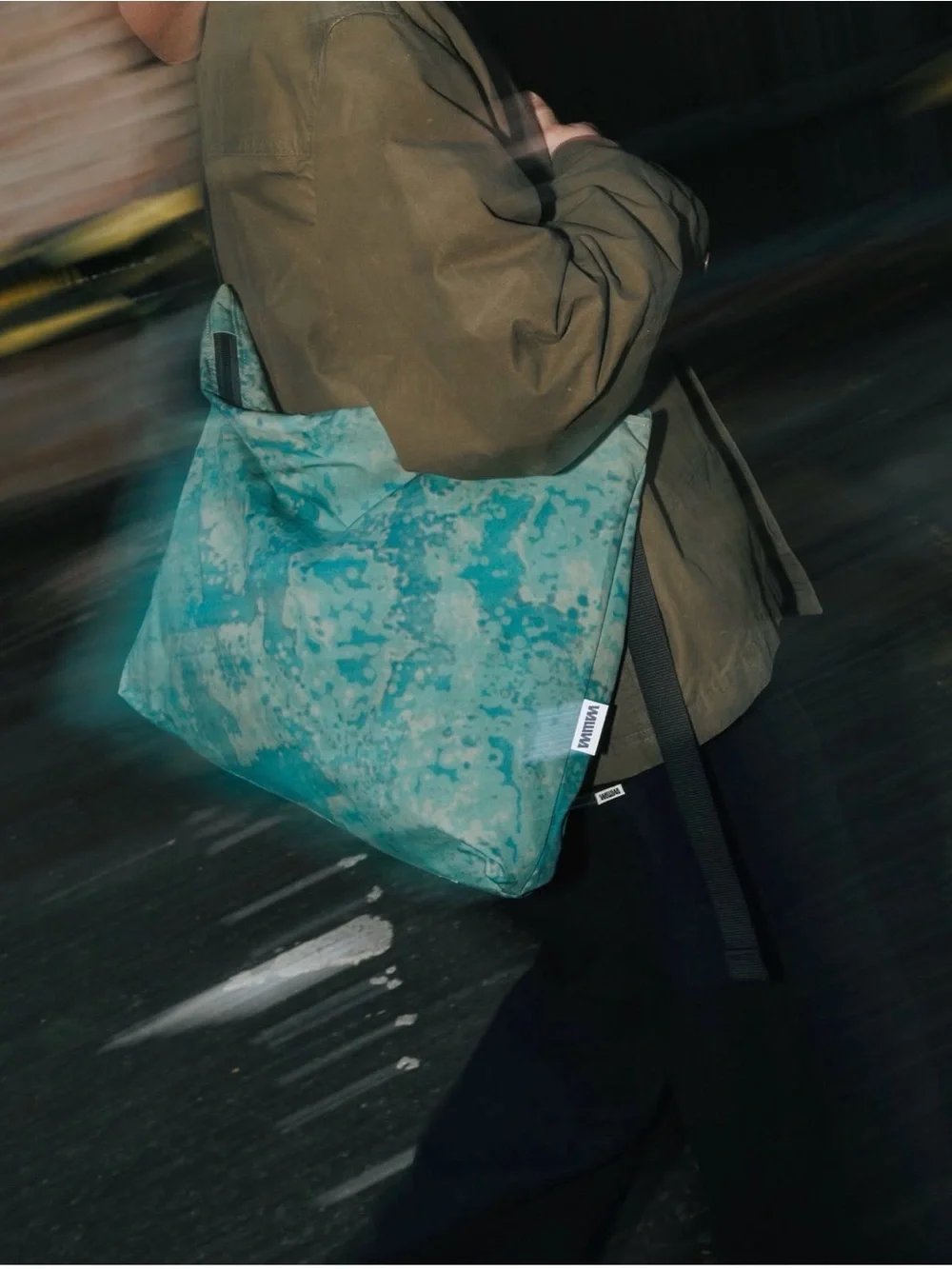 WAWWA CLOTHING Water Resistant Messenger Bag in Blue Ink